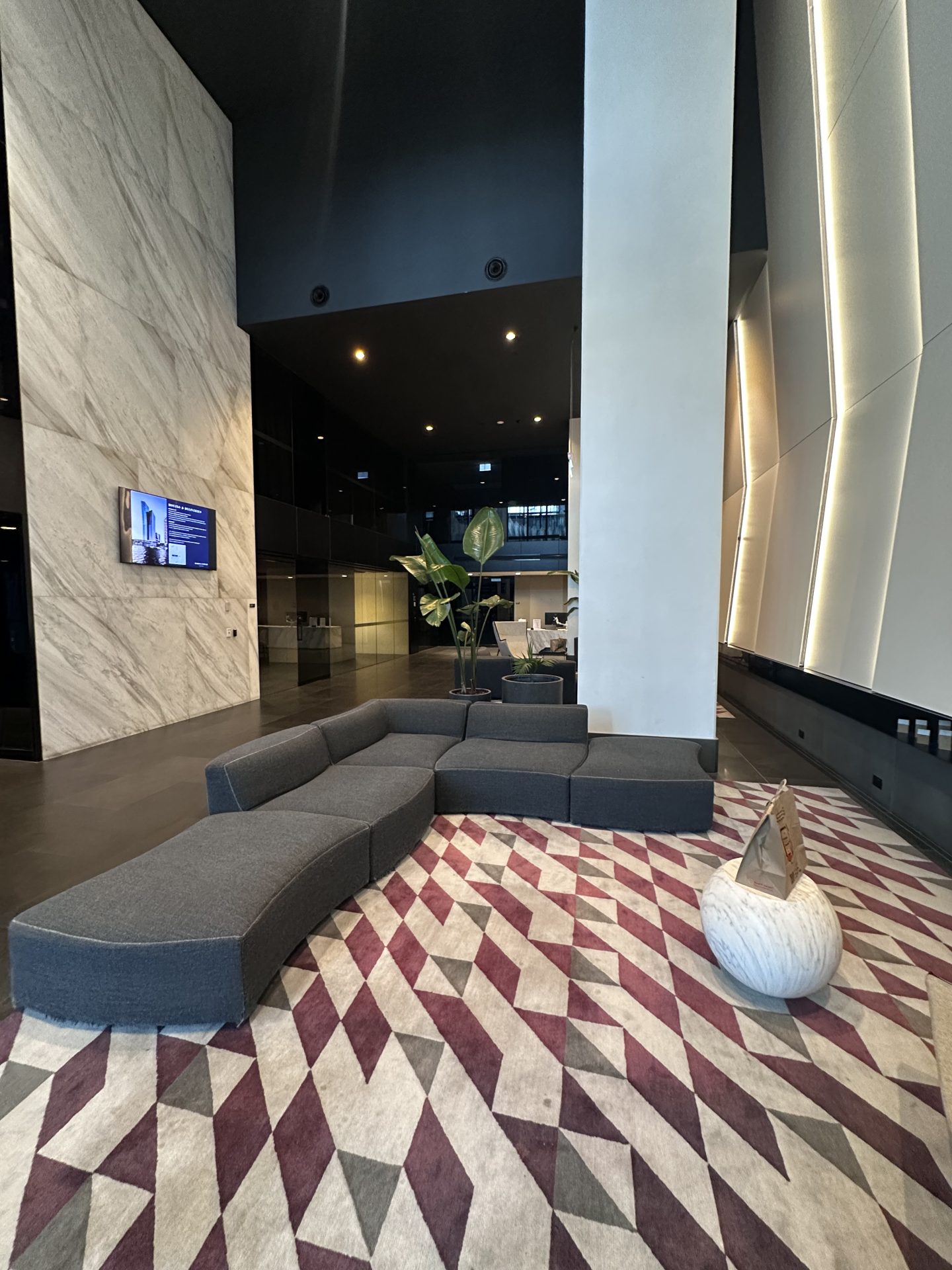 2407:8 Pearl River Rd, Dockland,VIC3006_02.jpeg